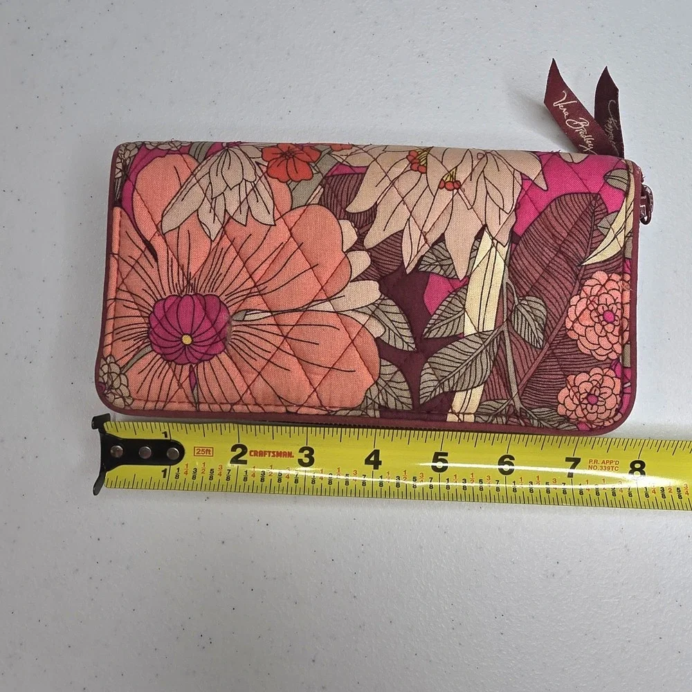 VERA BRADLEY Zip Around Clutch Wallet In Bohemian Blooms Pattern -1700‎ - Picture 2 of 5